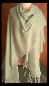 Knit wrap with fringed ends